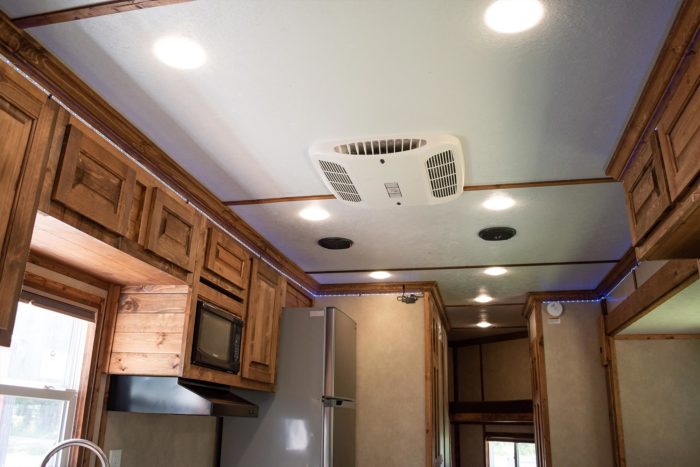 American Dream RV | Rugged RVs | RVs for Sale | Ceiling & Molding